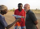 Découverte du niveau laser : Ndiaye (Chef de chantier), Arona Hanne (...)
