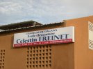 Le paneau de l'école, posé par la ville (2009)
